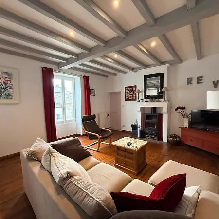 Holiday home Les Portes D'aulnay De Saintonge *